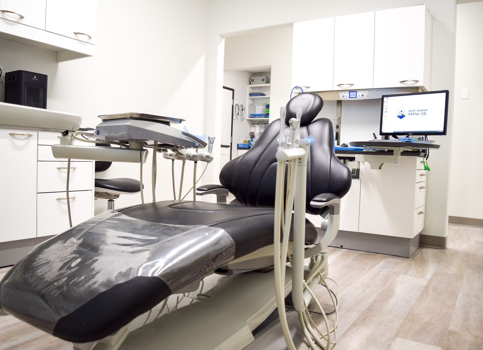 A modern treatment room at Rocky Mountain Dental Co.